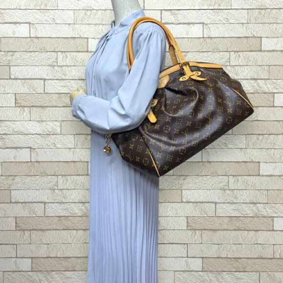 LOUIS VUITTON Authentic Brown Monogram Canvas Shoulder Bag - Picture 2 of 11